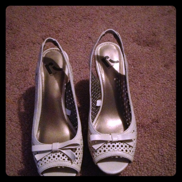 White wedges