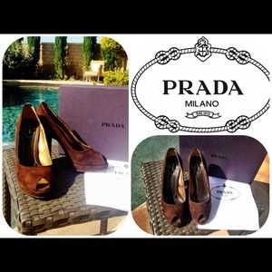 🎈🎈sold  🎈🎈Authentic brown suede Prada shoes