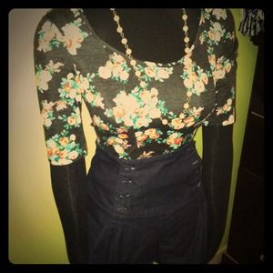 Fitted floral top !