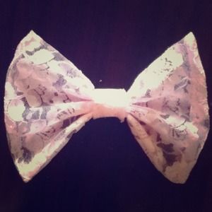 pink lace bow