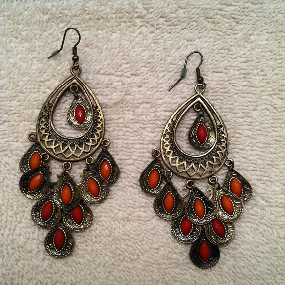 💥SOLD💥 Chandelier Earrings