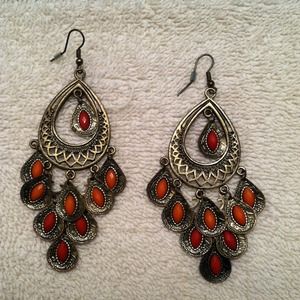 💥SOLD💥 Chandelier Earrings