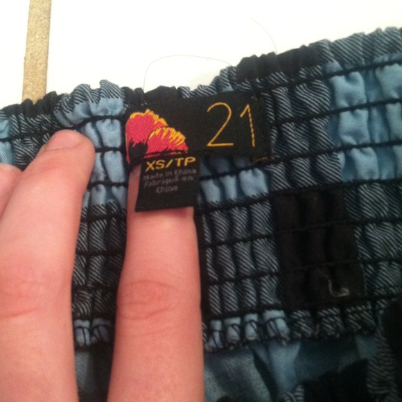 Black and blue checkered skirt with pockets!! - Picture 2 of 3