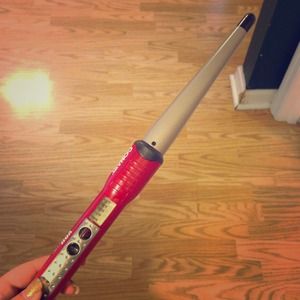 ✨RESERVED for whitneyb_✨ Conair you hair wand