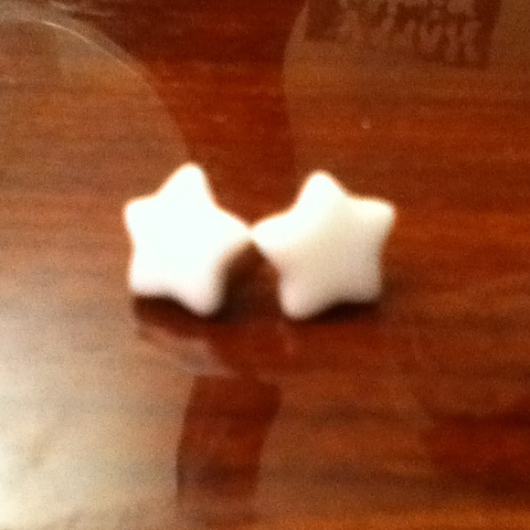 White star earrings