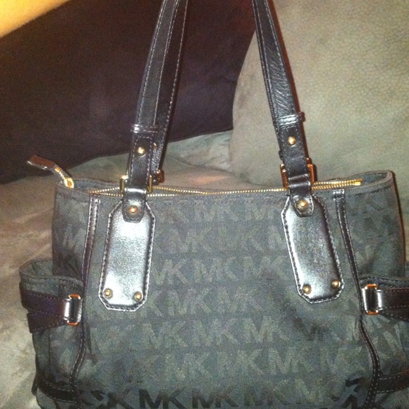 FINAL REDUCTION!!! 💵💵💵 - Picture 2 of 4