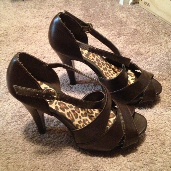 Brown Shiekh heels