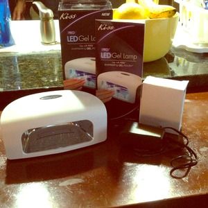 💅 Kiss LED Gel Lamp 💅