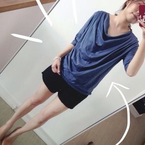 ✖️SOLD✖️Cute Blue Drapy Top