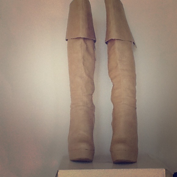 Shoes - Picture 1 of 2