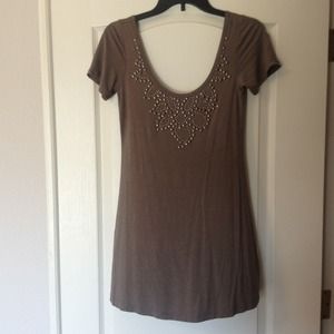 Cute hunter green tunic! Pretty back!