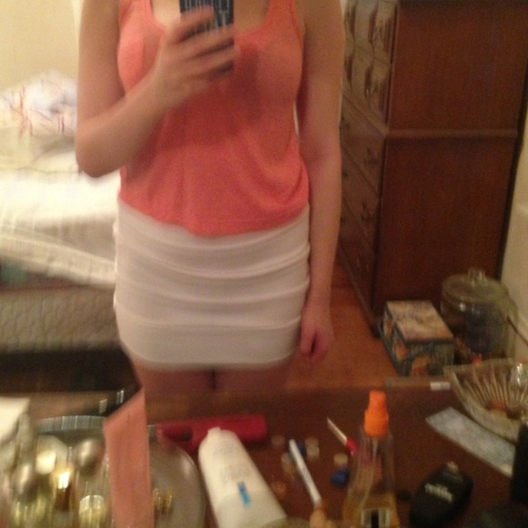 A white tube skirt. - Picture 4 of 4
