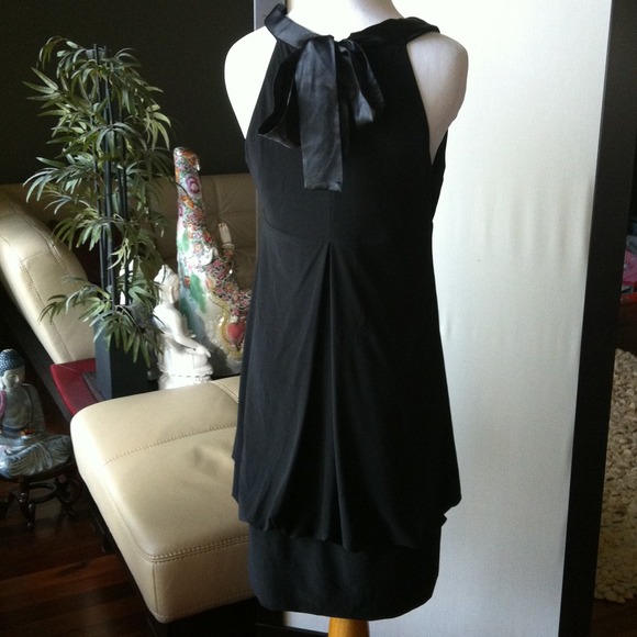 Pretty Black Gold Chain Halter Bubble Dress - Picture 3 of 3