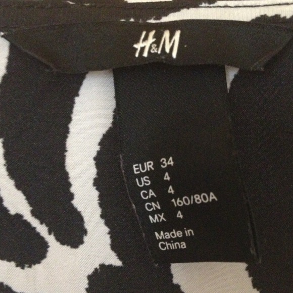 H&M dress. US size 4 - Picture 2 of 3