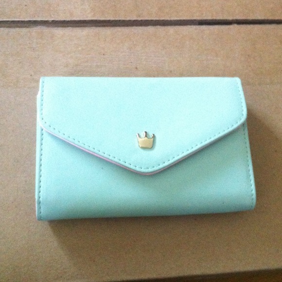 💢SOLD💢Mint green iPhone wallet phone case