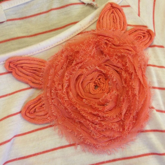 Twist on nautical! Great shirt - Picture 3 of 3