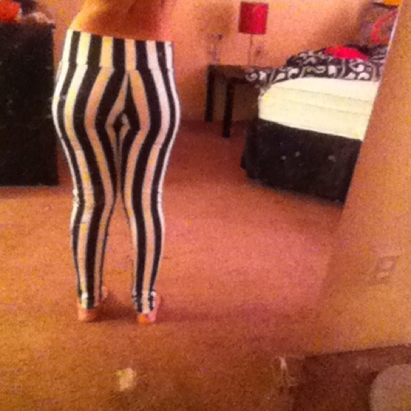 SOLD!!!LEGGINS!! - Picture 3 of 3