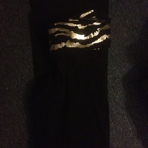 ✋✋SOLD✋✋NWOT VS PINK Sequin Yogas! XS