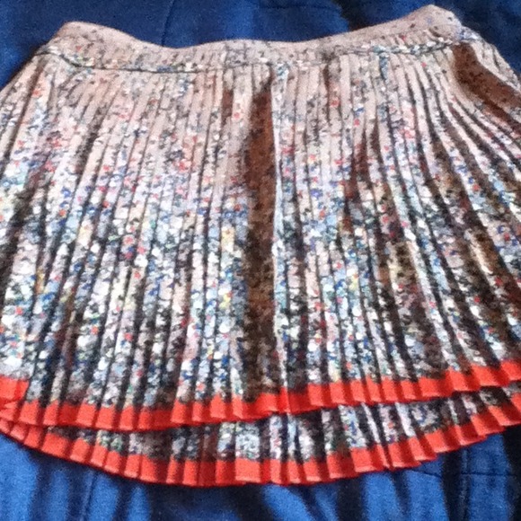 American Eagle Outfitters Dresses & Skirts - DONATED✌Floral mini skirt. Open to offers!