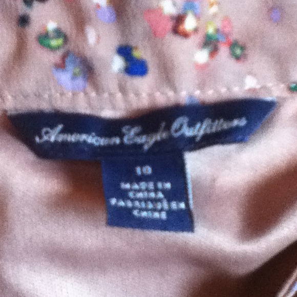 DONATED✌Floral mini skirt. Open to offers! - Picture 4 of 4