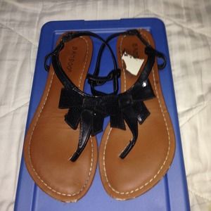 Bow sandals