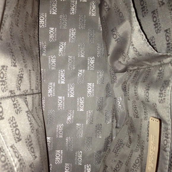 💯MICHAEL KORRS NICKEL COLOR💯 - Picture 2 of 4