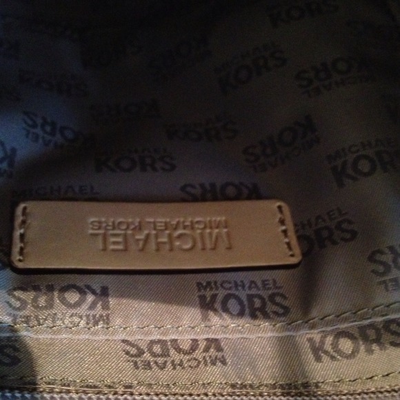 💯MICHAEL KORRS NICKEL COLOR💯 - Picture 4 of 4