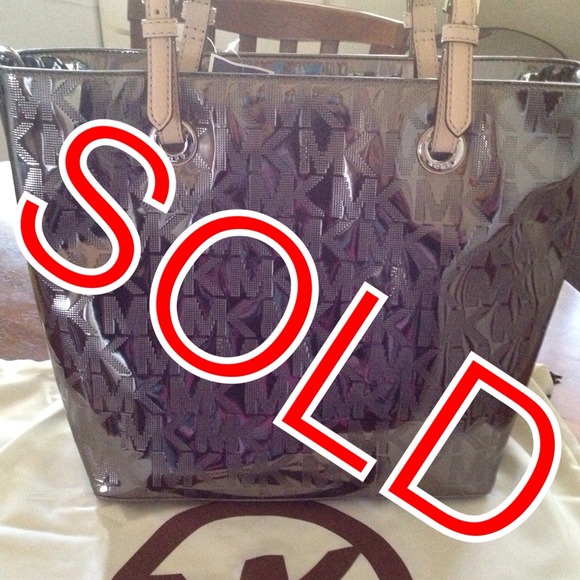 MICHAEL Michael Kors Handbags - 💯MICHAEL KORRS NICKEL COLOR💯