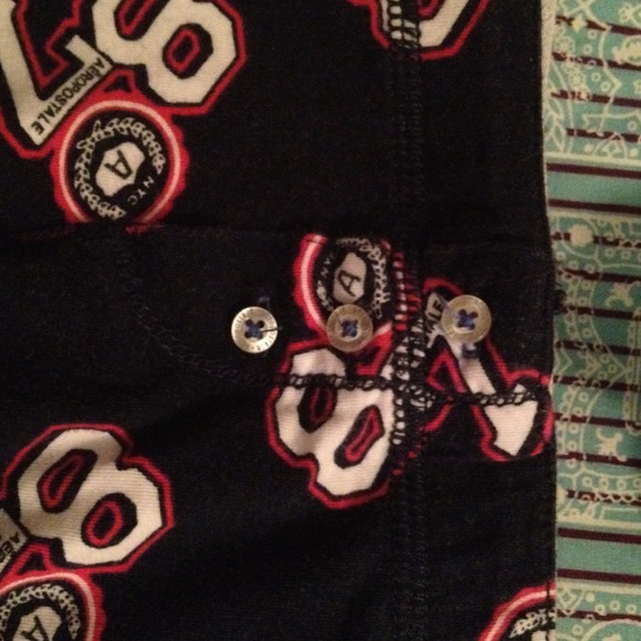 2 pair of Aeropostale shorts - Picture 3 of 4