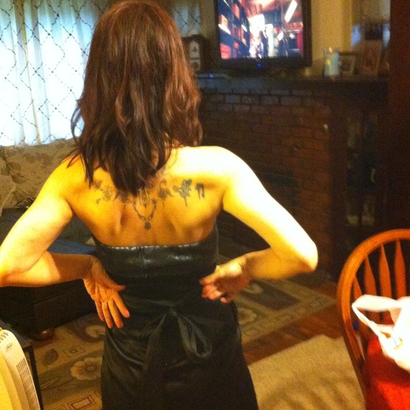 Cute little dress!!🌺 - Picture 2 of 2