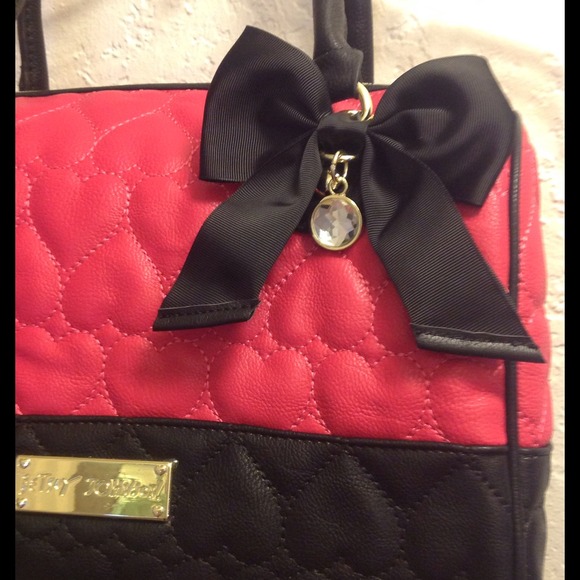 🎀SOLD IN BUNDLE🎀Betsey Johnson Handbag - Picture 2 of 4