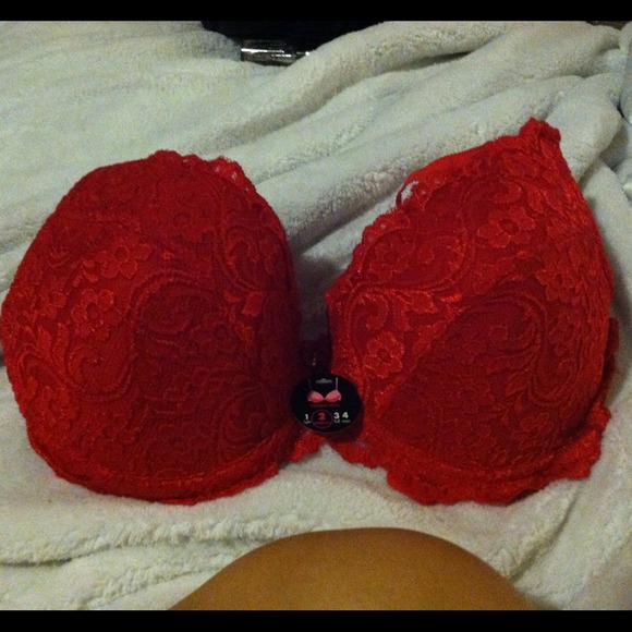🚫SOLD🚫Red lace bra