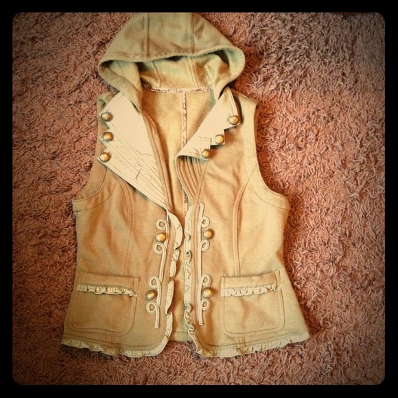 Olive green hooded vest - Picture 1 of 3