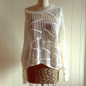 JUST REDUCED!! White Over-sized Lng/Slv Sweater