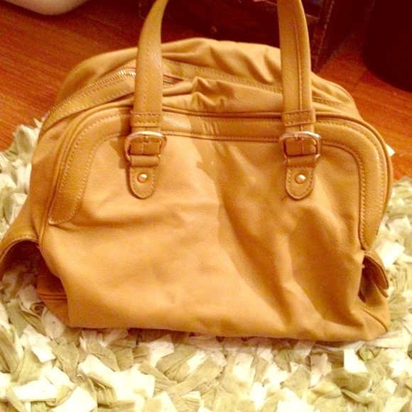 Caramel purse