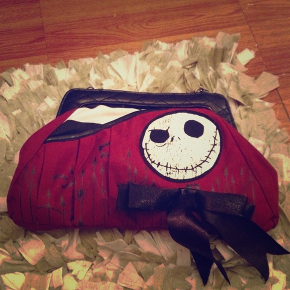 Jack skeleton clutch (collectors item)
