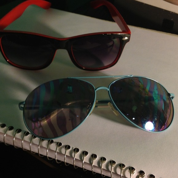 Assorted sunglasses! - Picture 4 of 4