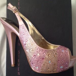Steve Madden p-staarr peep toe pumps