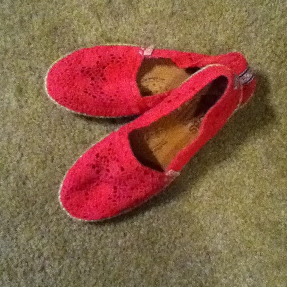 Hot pink knitted BOBS