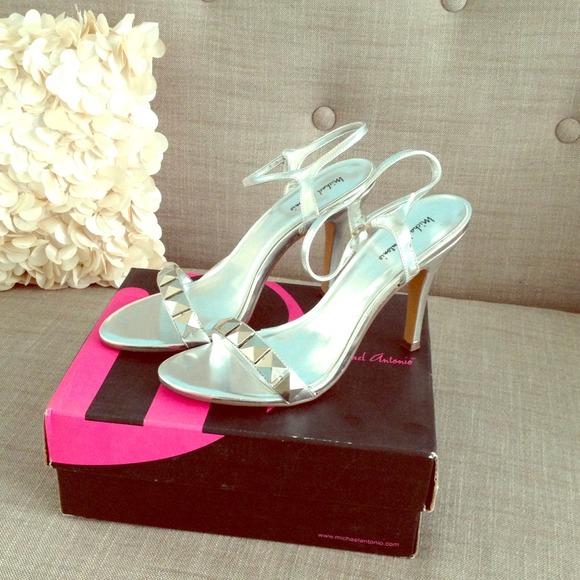 ❌❌SOLD❌❌Brand new silver open toe heels