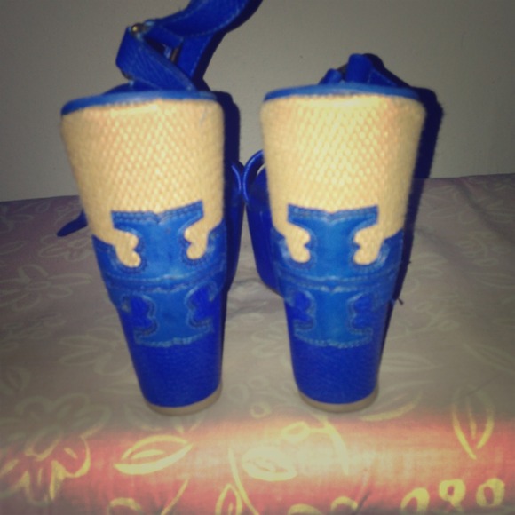 ***AUTHENTIC***TORY BURCH SANDAL WEDGES😍
