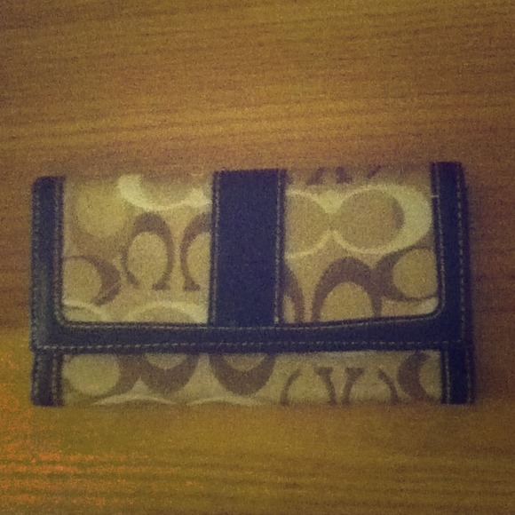 REDUCED 100% authentic leather Coach wallet