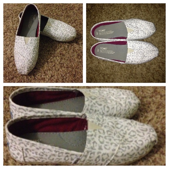 Silver Snow Leopard Women's Classics Toms Shoes
