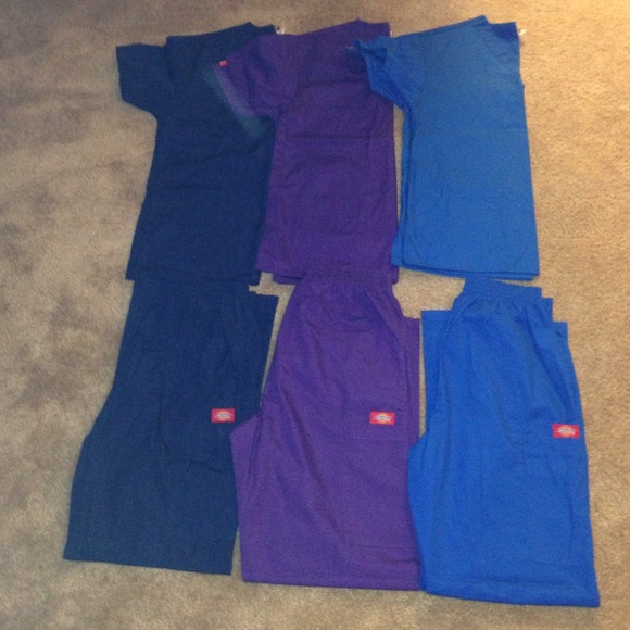 Small scrubs (3pairs)