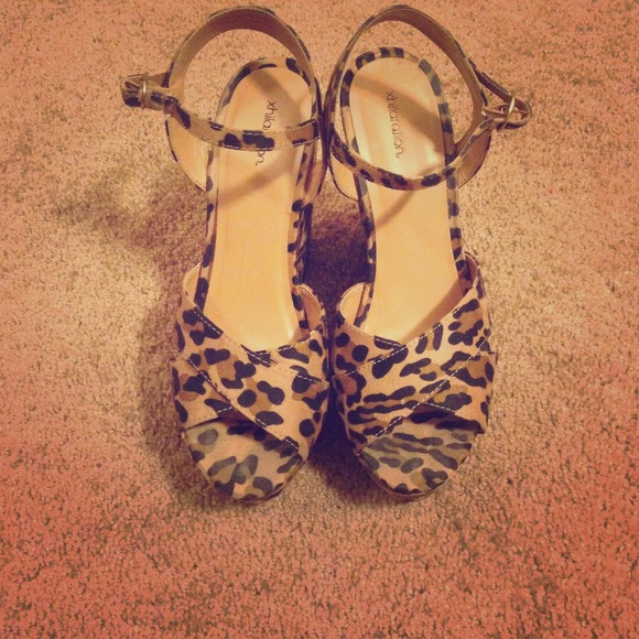 Wedge sandals