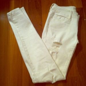White skinny jeans