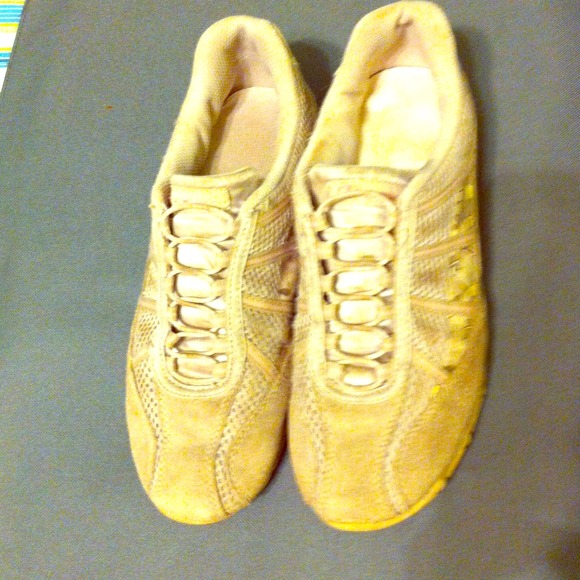 Champion slip on tennis shoes