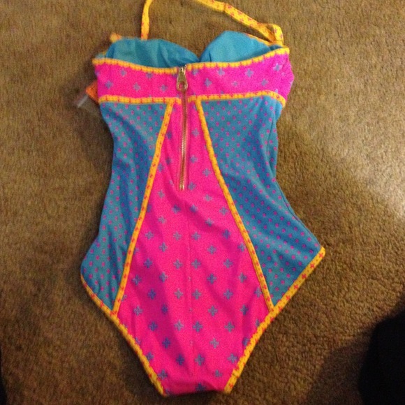 💜SOLD💜Fabulous Marc Jacob Swimsuit - Picture 3 of 4