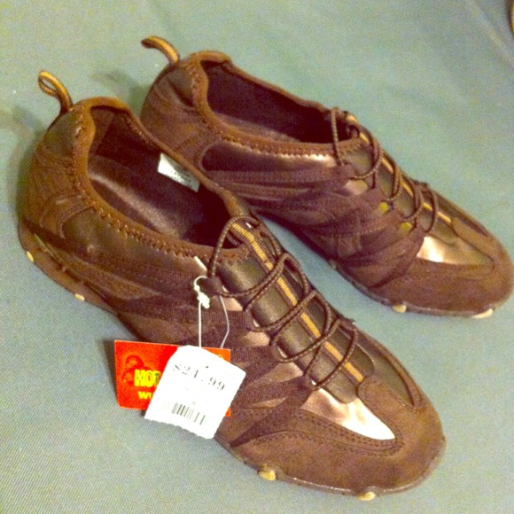 Hot tomato brown tennis shoes!