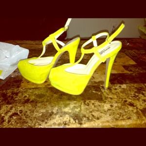 Neon green , single-strapped, peep-toe